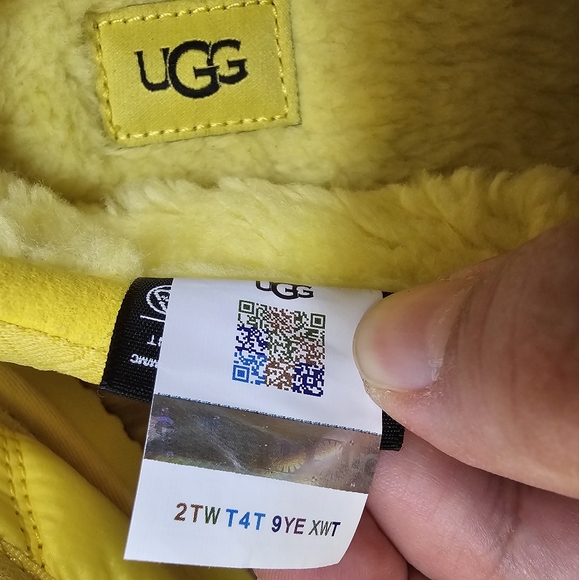 UGG Tasman LTA Slipper, canary, size US 7 - Picture 6 of 8